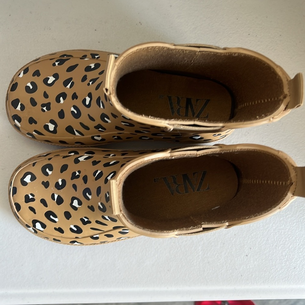 Zara | Leopard Rainboots - Picture 3 of 6